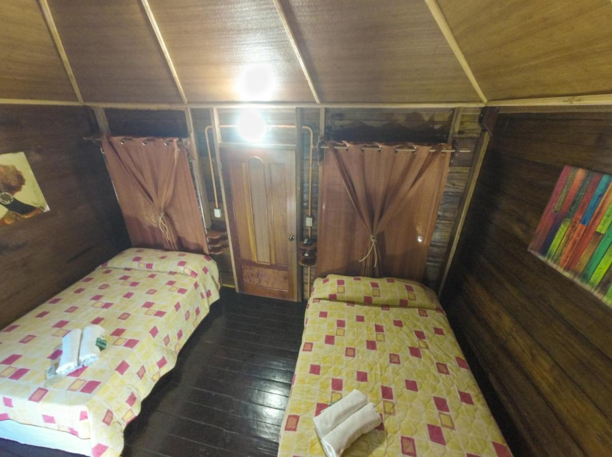 Chalet Castillo El Estor ภายนอก รูปภาพ