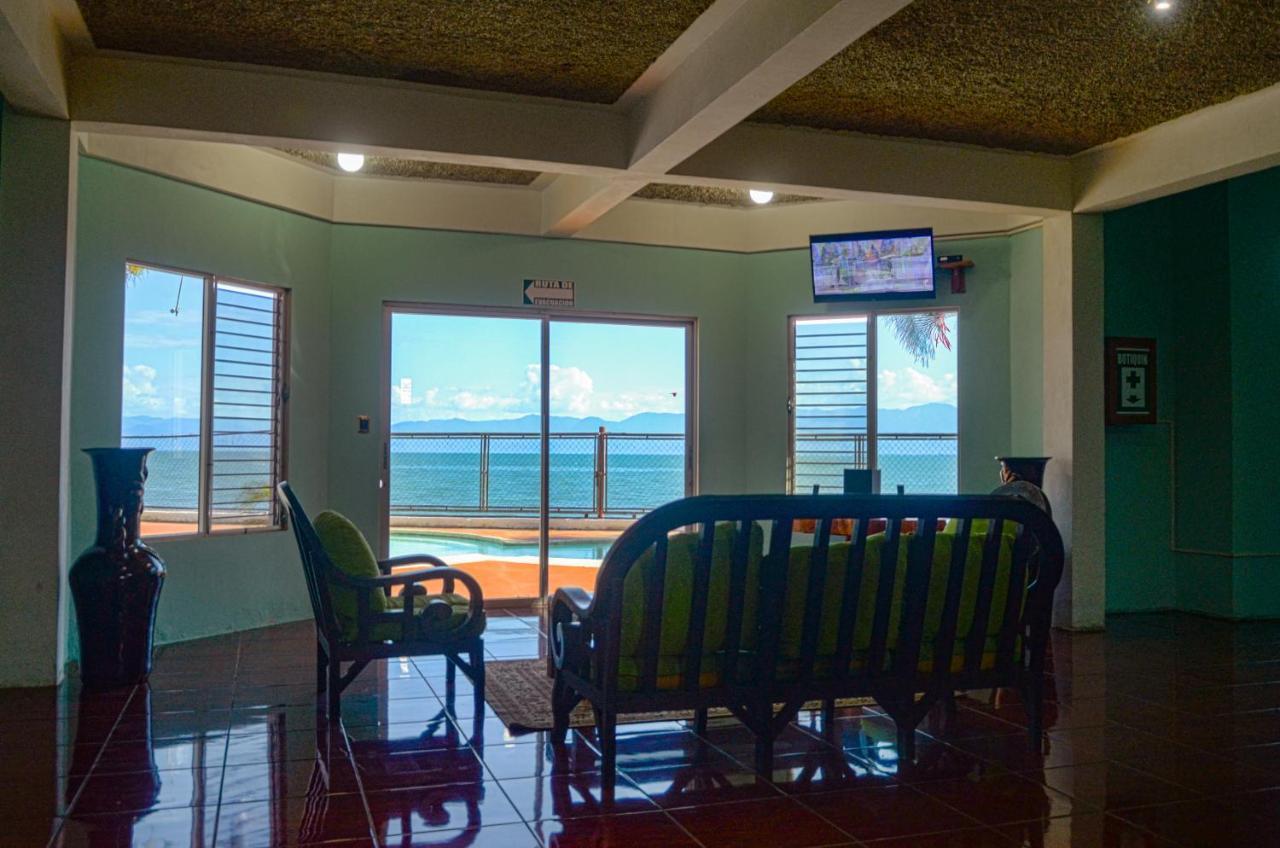 Chalet Castillo El Estor ภายนอก รูปภาพ