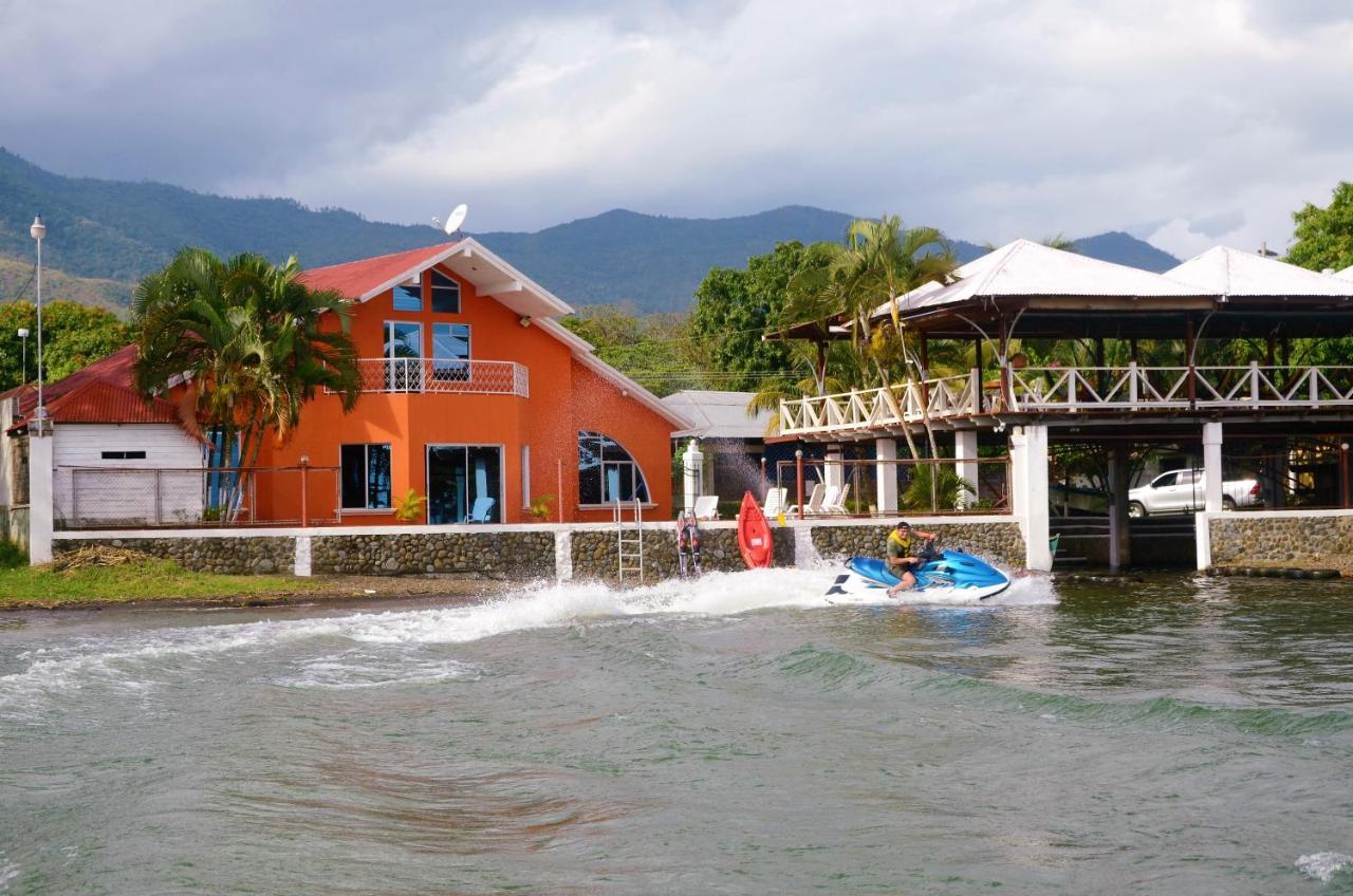 Chalet Castillo El Estor ภายนอก รูปภาพ